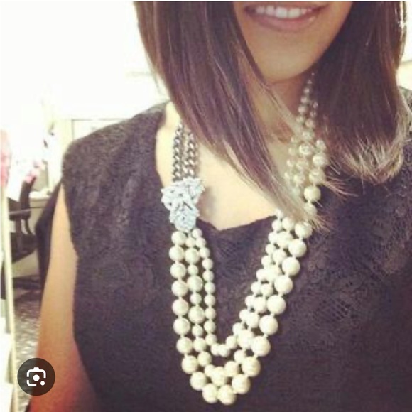 Stella & Dot Daisy Necklace - Picture 10 of 10